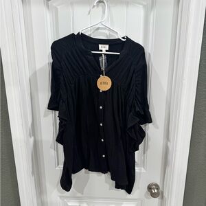 BiBi Black Crinkle Button Front Blouse | Ruffle Sleeve | Women’s Size M | NWT